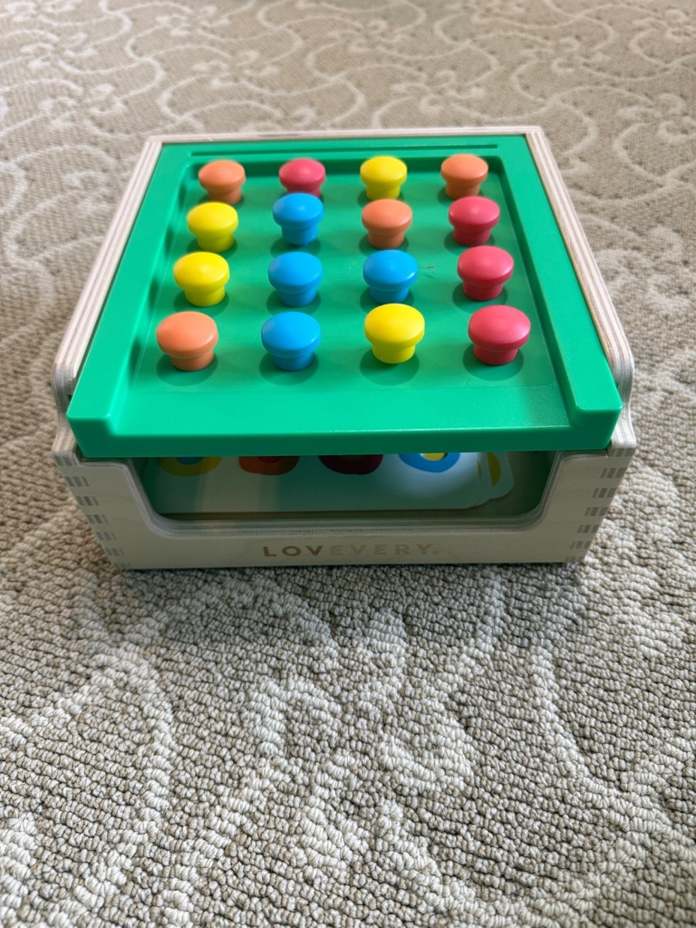 LOVEVERY Multi-Color Wooden Peg Board Toy - Green